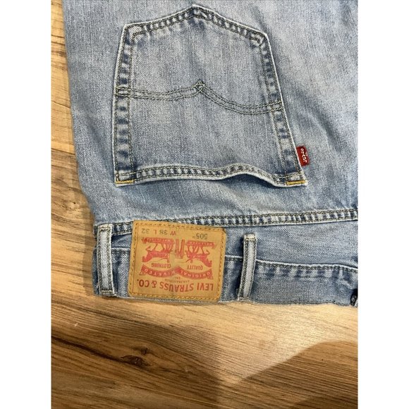 Vintage Levi’s 505 Jeans Mens 38 x 32 Made in USA Light Wash 90s Small Hole Left - Picture 12 of 16